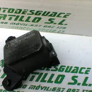 Foto de Bomba de freno delantero Yamaha XMAX 250 referencia 213-19-22439 foto 2