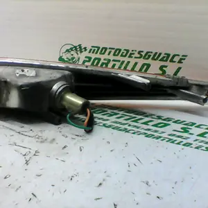 Foto de Intermitente delantero izquierdo Honda LEAD 100 referencia 136-17-32287 foto 6
