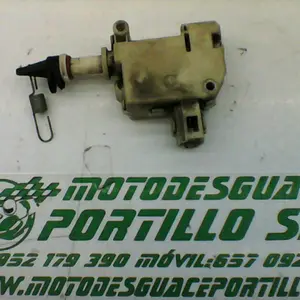 Foto de Motor puerta trasera Piaggio X8 200 referencia 264-18-18382 foto 3