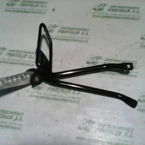 Foto de Estribera trasera derecha Yamaha TZR 50 2T 3 referencia 221-19-22258 foto 5