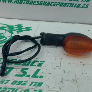 Foto de Intermitente trasero derecho Yamaha Fazer 600 s referencia 41-24-47907 foto 3