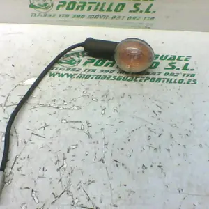 Foto de Intermitente trasero izquierdo Peugeot Ludix 50 referencia 116-18-25716 foto 7