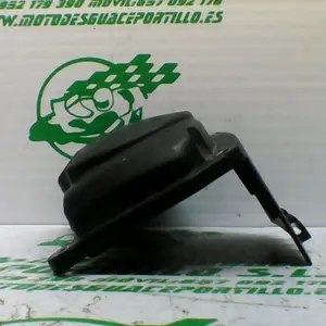 Foto de Embellecedor de tapa cárter Yamaha TRICITY 125I referencia 307-21-35638 foto 2