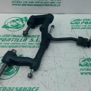 Foto de Soporte de motor Kymco Super Dink 125 referencia 360-23-48038 foto 9