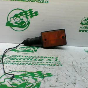 Foto de Intermitente trasero derecho Yamaha DT-80 1989 referencia 65-23-42373 foto 4
