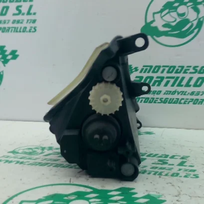 Foto de Intermitente delantero izquierdo Sym JOYMAX 125 GTS referencia 375-21-47631