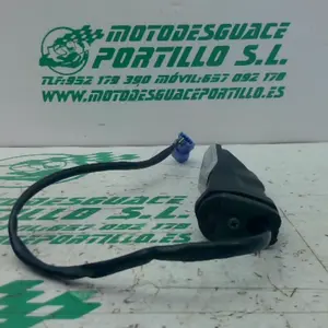 Foto de Intermitente trasero derecho Kawasaki Z 900 referencia 6-24-47510 foto 2