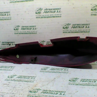 Foto de Carcasa lateral trasera izquierda Keeway RKV 125 referencia 326-22-42270