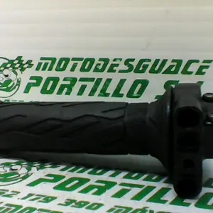 Foto de Puño de acelerador Yamaha XMAX 250 referencia 213-19-37361 foto 3