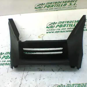 Foto de Carcasa bajo asiento Suzuki Burgman 125 referencia 69-19-21028 foto 5