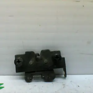 Foto de Cerradura del asiento Derbi GP1 - 50-2T referencia 367-21-34120 foto 1