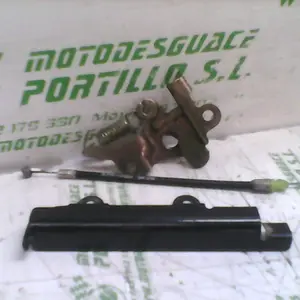 Foto de Cerradura del asiento Honda CBF 250 referencia 180-20-33910 foto 3