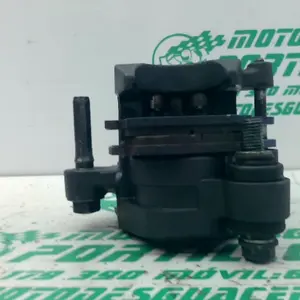 Foto de Pinza de freno trasera Kawasaki Z 900 referencia 6-24-47595 foto 4