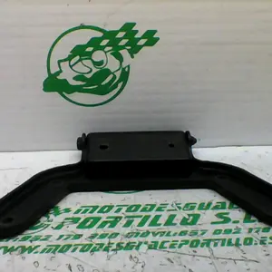 Foto de Bisagra del asiento Kymco Xciting 500 referencia 70-23-43193 foto 1