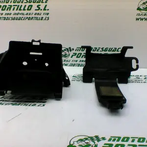 Foto de Caja batería Honda Dylan 125 referencia 80-23-44267 foto 8