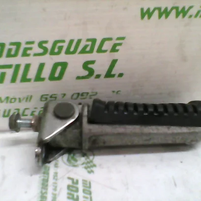Foto de Reposapies delantero izquierdo Kawasaki Gpz 400 referencia 4-16-11364