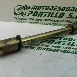 Foto de Eje de rueda trasera Yamaha YBR 125 i referencia 171-21-30508 foto 4