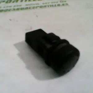 Foto de Interruptor de claxon Piaggio ZIP H2O 2T 3 50 referencia 217-16-7637