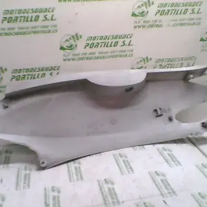 Foto de Carcasa lateral trasera derecha Kymco Grand Dink 125 08-11 referencia 115-17-11256