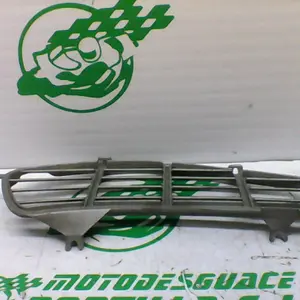 Foto de Entrada de aire lateral Izquierda Vespa GT 200 L referencia 138-22-34378 foto 1