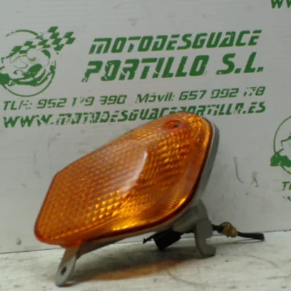 Foto de Intermitente delantero izquierdo Yamaha Cygnus flame 125 referencia 271-20-30359
