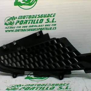 Foto de Entrada de aire al frontal Piaggio MP3 YOURBAN 300 LT referencia 440-21-36668 foto 3