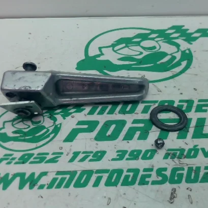 Foto de Reposapies trasero izquierdo Kawasaki Z 900 referencia 6-24-47519