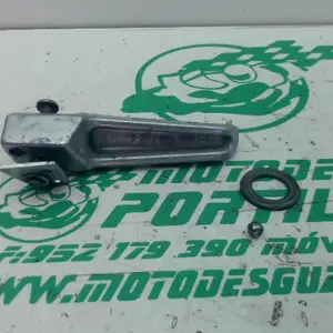 Foto de Reposapies trasero izquierdo Kawasaki Z 900 referencia 6-24-47519 foto 1