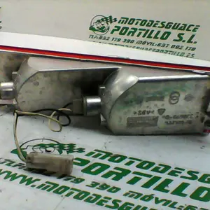 Foto de Intermitente trasero derecho Piaggio X8 125 referencia 350-19-25875 foto 4