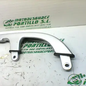 Foto de Asidero izquierdo Yamaha XMAX 250 referencia 213-19-37421 foto 2