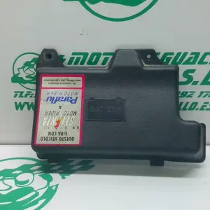 Foto de Tapa batería Piaggio ZIP H2O 2T 3 50 referencia 242-21-35270 foto 2