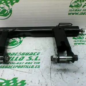 Foto de Soporte de motor Yamaha N MAX 125 referencia 174-22-35061 foto 3