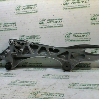 Foto de Estribera derecha Suzuki GLADIUS SFV 650 I referencia 202-18-16085