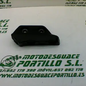 Foto de Embellecedor de reposapie derecho Kymco Agility city 125 referencia 279-18-17092 foto 3