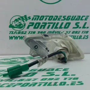 Foto de Intermitente delantero derecho Yamaha XMAX 250I referencia 283-22-37494 foto 1