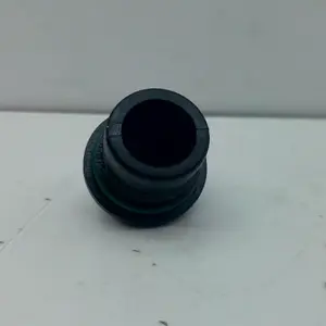 Foto de Tapón de llenado de aceite Ducati MONSTER S2R referencia 141-23-44116 foto 2