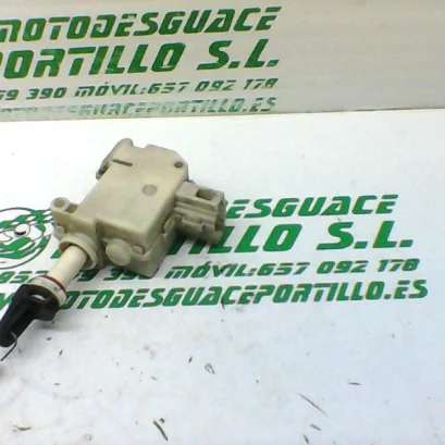 Foto de Motor de apertura de asiento Gilera NEXUS 500 04 referencia 192-19-21781