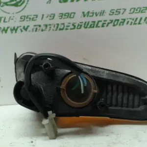 Foto de Intermitente delantero derecho Honda Forza 250 referencia 234-18-15881