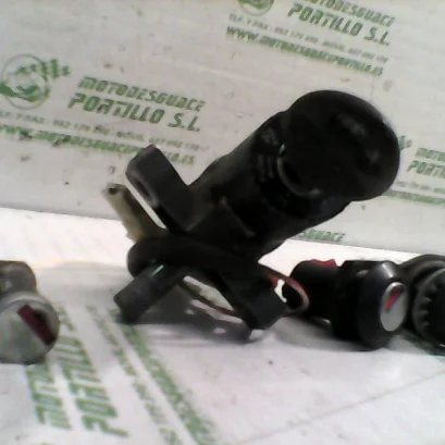 Foto de Juego de cerraduras Aprilia Gulliver 50 referencia 166-16-20440