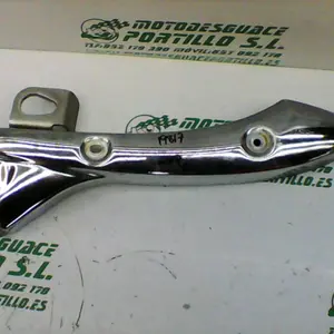 Foto de Embellecedor lateral izquierdo Yamaha YBR 125 i referencia 118-19-19819 foto 2