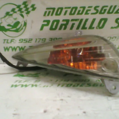 Foto de Intermitente delantero izquierdo Honda PS 125 referencia 106-24-47663