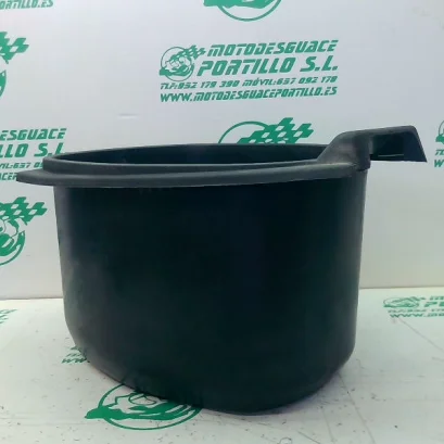 Foto de Porta-casco Vespa LX 125 referencia 232-23-44745