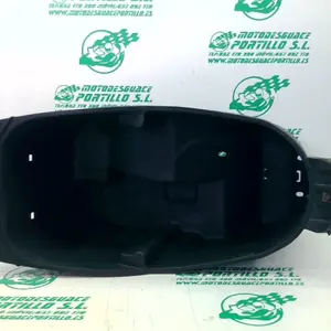 Foto de Porta-casco Yamaha Majesty 125 referencia 80-19-39332 foto 10
