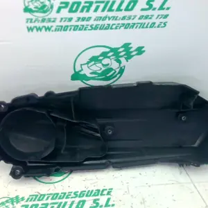 Foto de Embellecedor de tapa cárter Kymco PEOPLE S 125 referencia 369-23-46705 foto 4