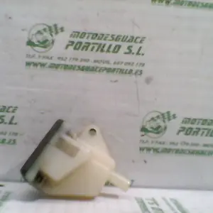 Foto de Depósito del líquido de frenos Suzuki V Strom 650 referencia 144-19-21189 foto 2