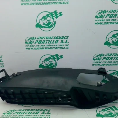 Foto de Suelo derecho Piaggio MP3 250 RL referencia 397-21-40152