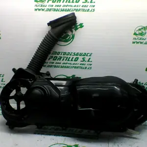 Foto de Tapa de cárter Yamaha TRICITY 125I referencia 307-21-35574 foto 2