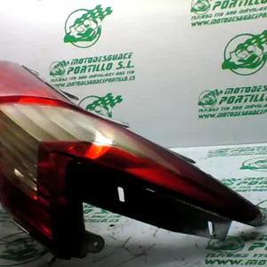 Foto de Piloto trasero Kymco Super Dink 125 referencia 52-19-33560 foto 10