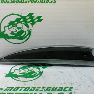 Foto de Embellecedor lateral izquierdo Piaggio LIBERTY 125 - 05-08 referencia 172-22-37179 foto 4