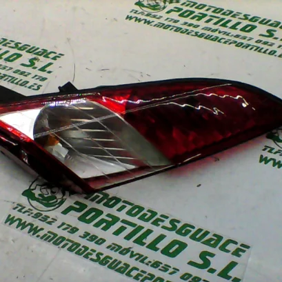 Foto de Intermitente trasero derecho Peugeot Satelis 125 referencia 240-19-36102